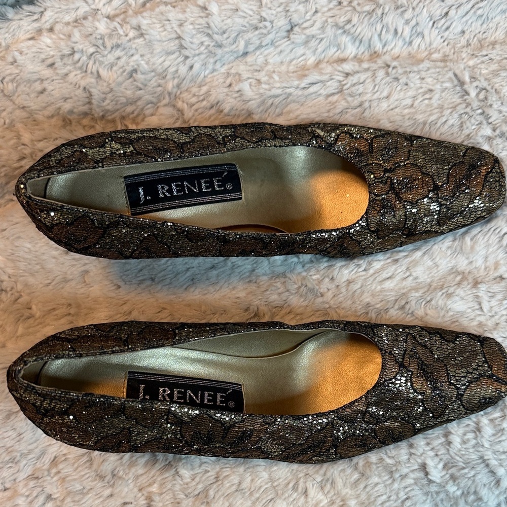 J.Renee Pumps - Picture 2 of 8